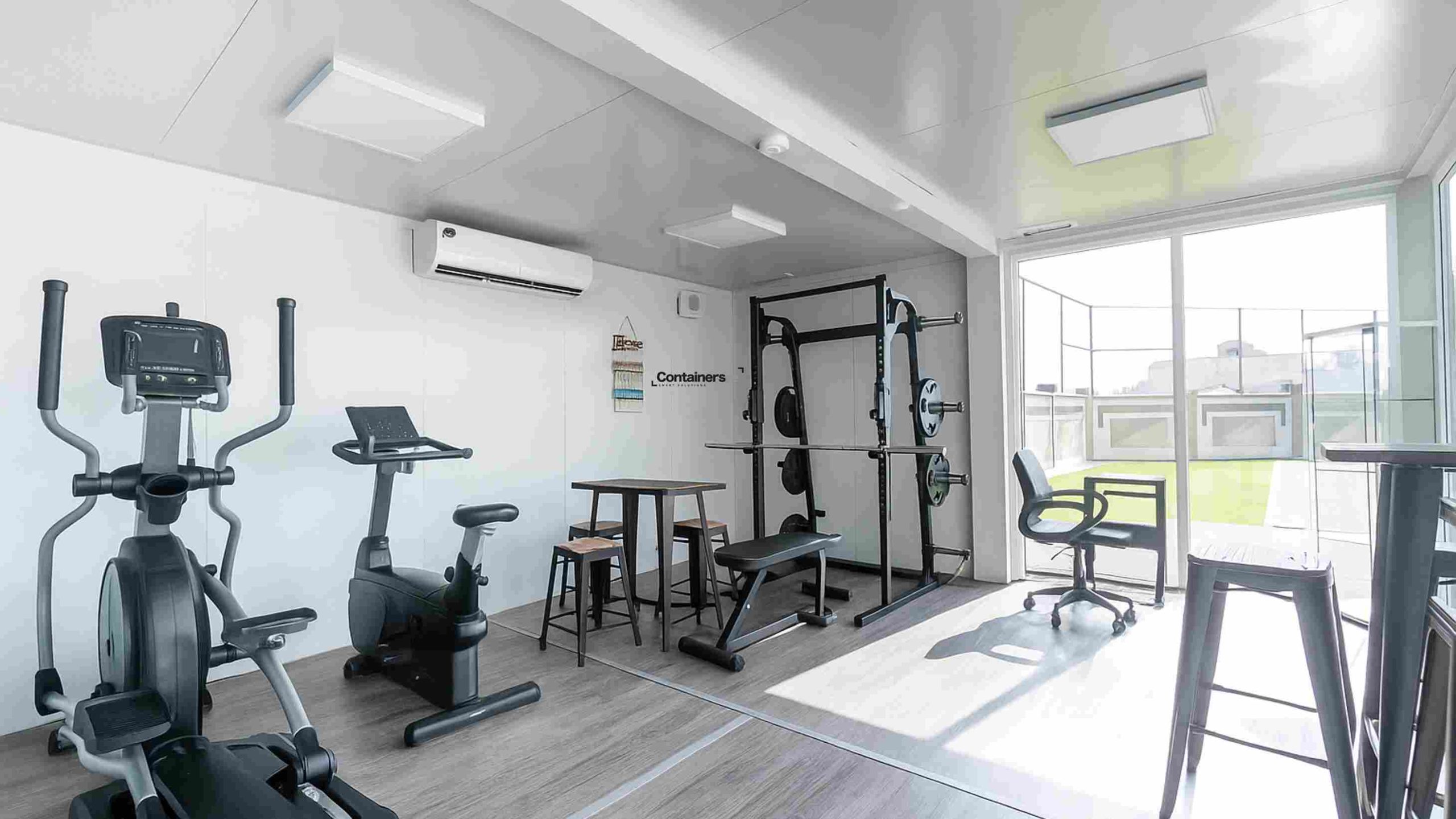 container gym made using modular mobile container