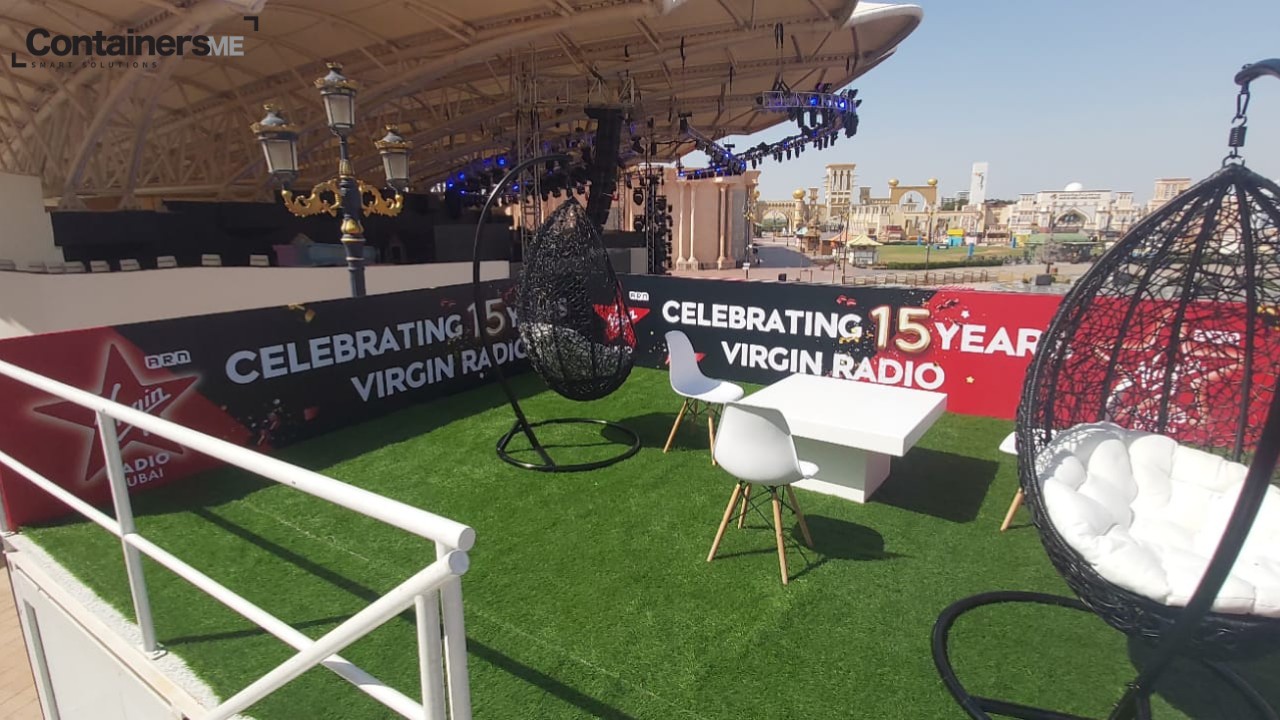 roof top of container pop up store made using modular mobile container 